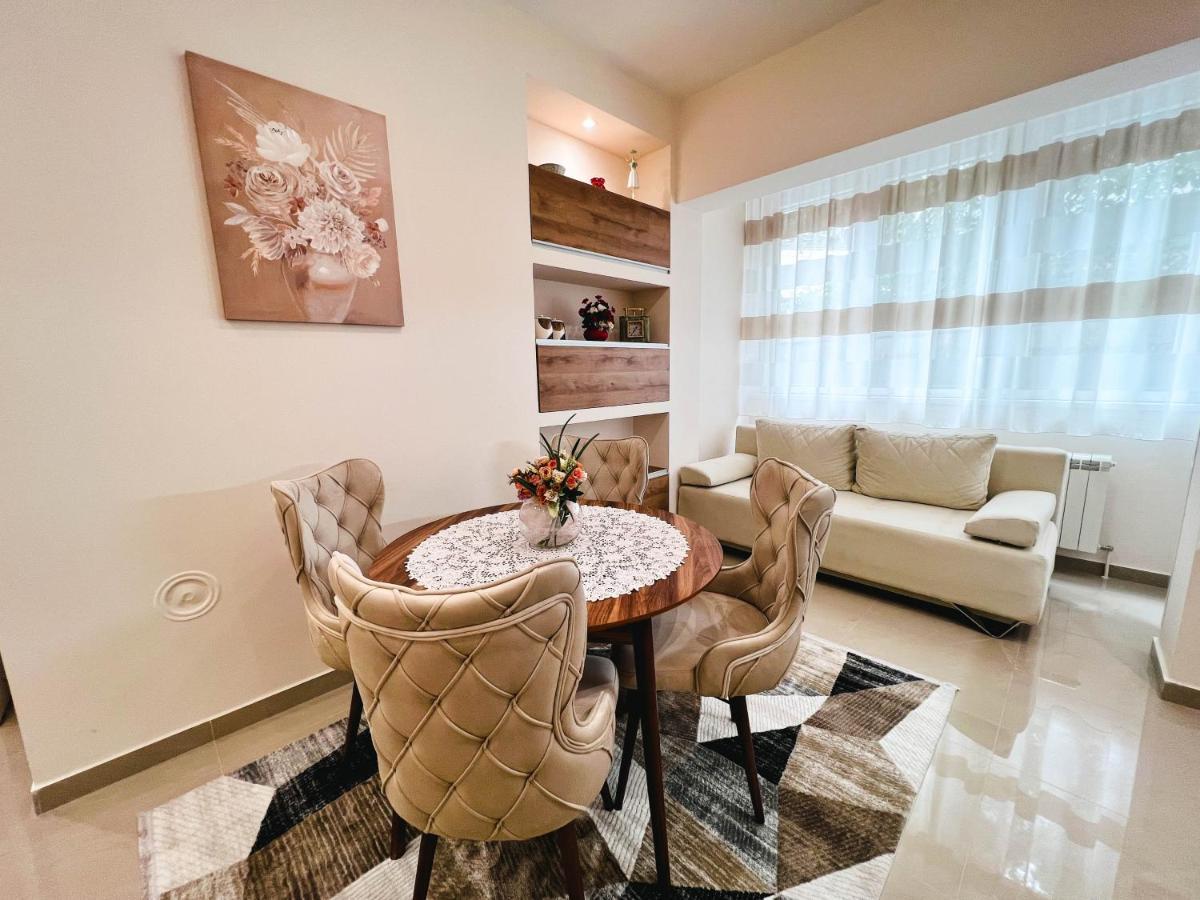 Old Town Luxury Suites Belgrado Esterno foto
